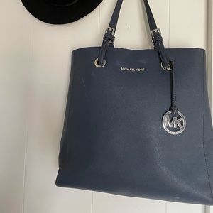 🤍SOLD Michael Kors Navy Blue Medium Tote